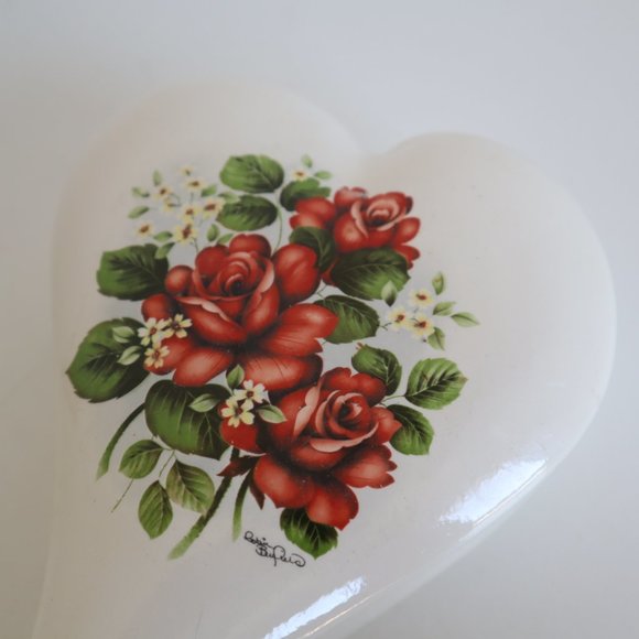 Vintage Heart Shaped Ceramic Jewelry Box - Picture 4 of 16
